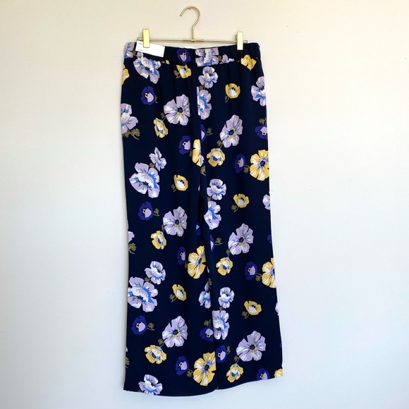 NWT LOFT Size S High Waisted Wide Leg Pants Navy Floral - Picture 2 of 6